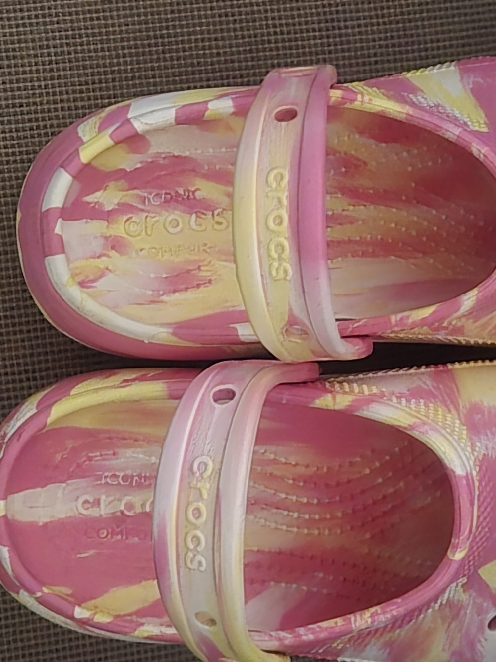 CROCS ADULT Tie-Dye Pink Yellow Marble Clogs
